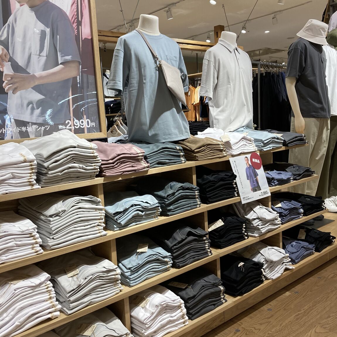 Tシャツ売場