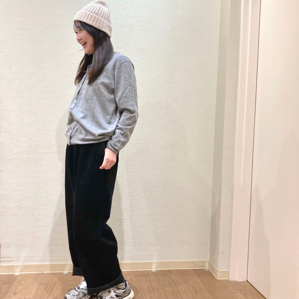 ニット帽を被った女性