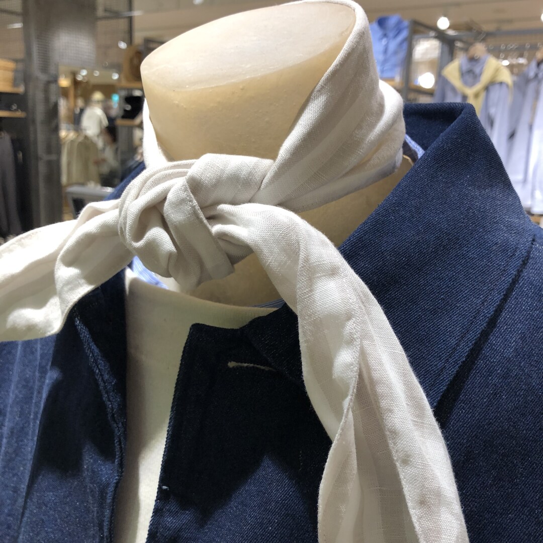 スカーフ着用