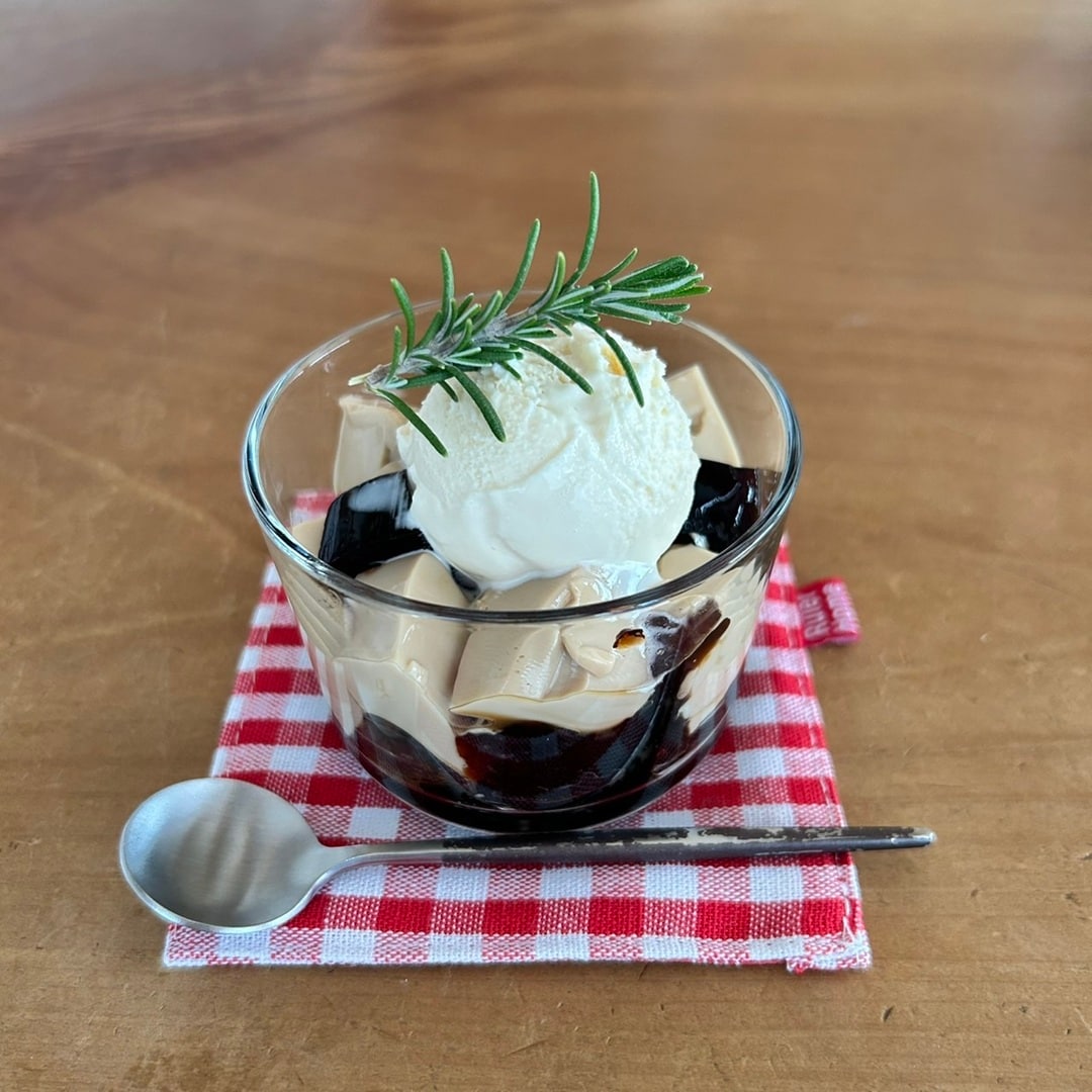 【アル・プラザ八日市】コーヒーのコクを楽しむ、ミルクプリン