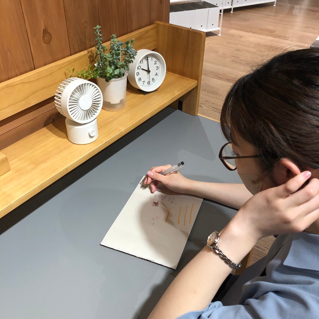 商品の風にあたっている写真