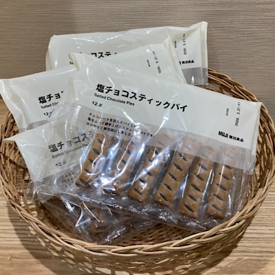 【フレスポ三次プラザ】大人気商品「塩チョコスティックパイ」のご紹介