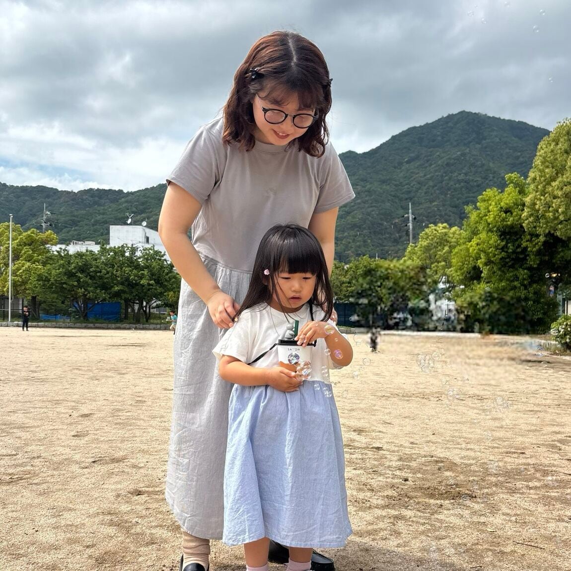 子供と大人の写真
