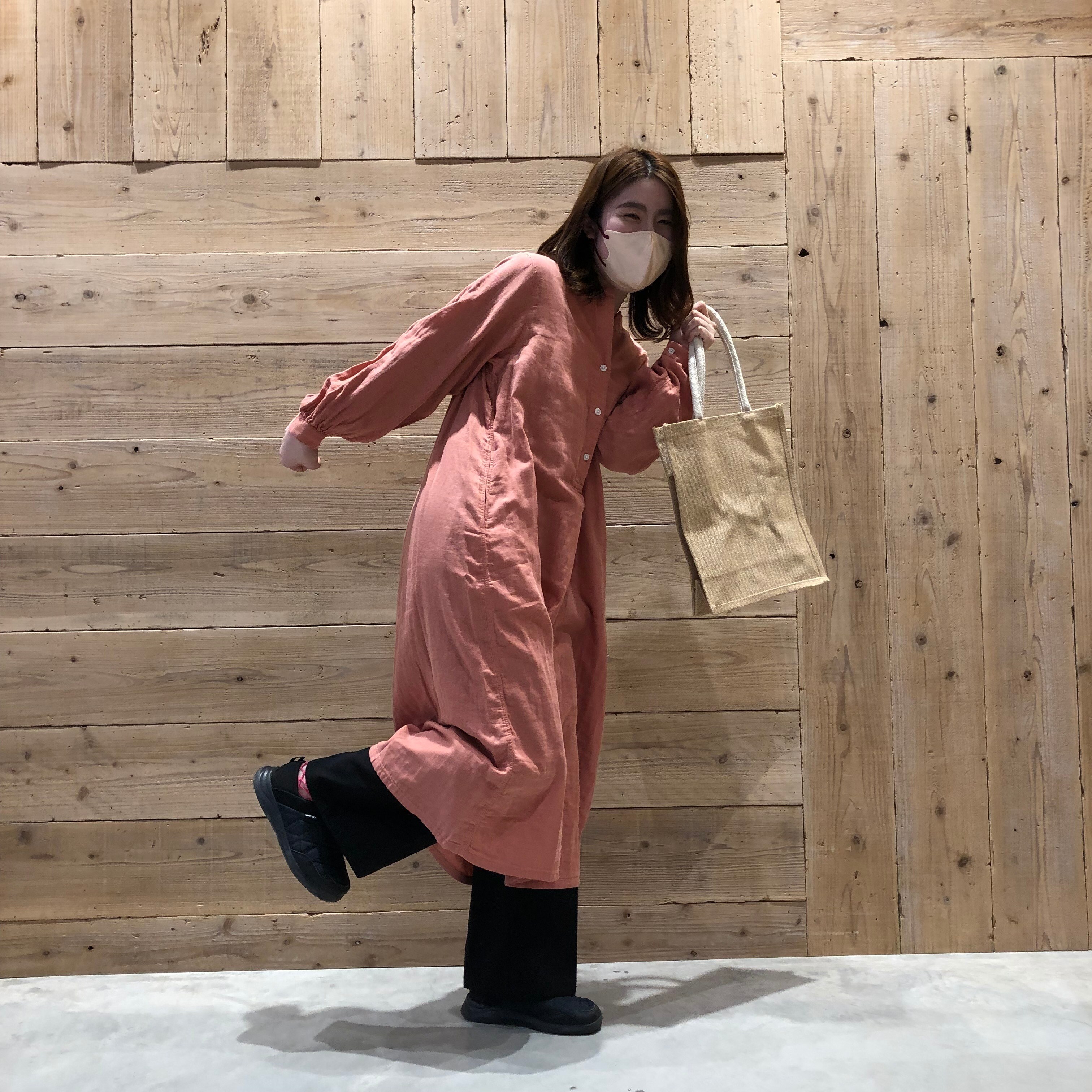 スタッフスナップ　婦人