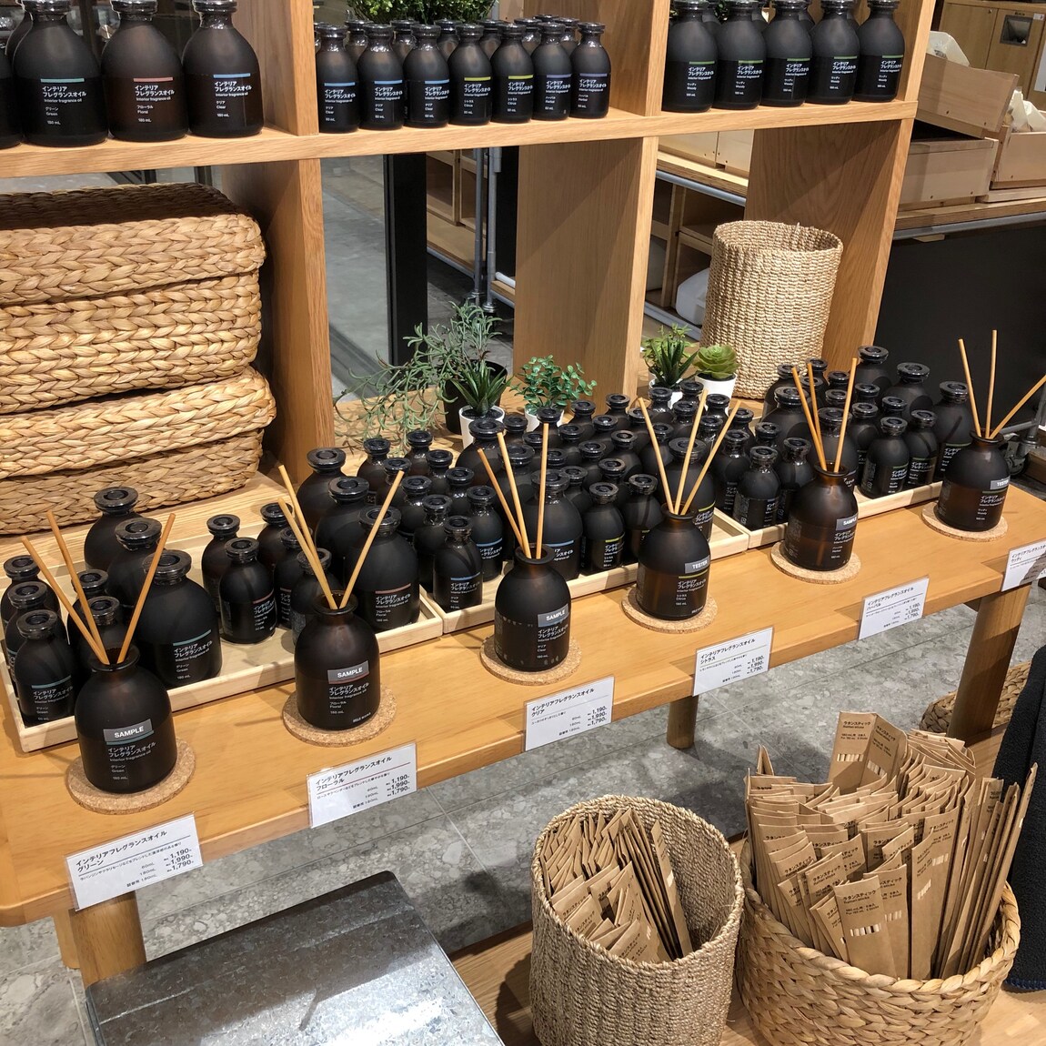 フレグランスオイル売場
