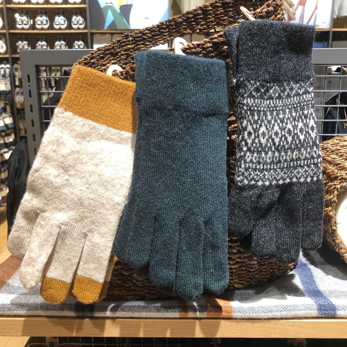 旭川花咲】あったかいままスマホが操作できるタッチパネル手袋