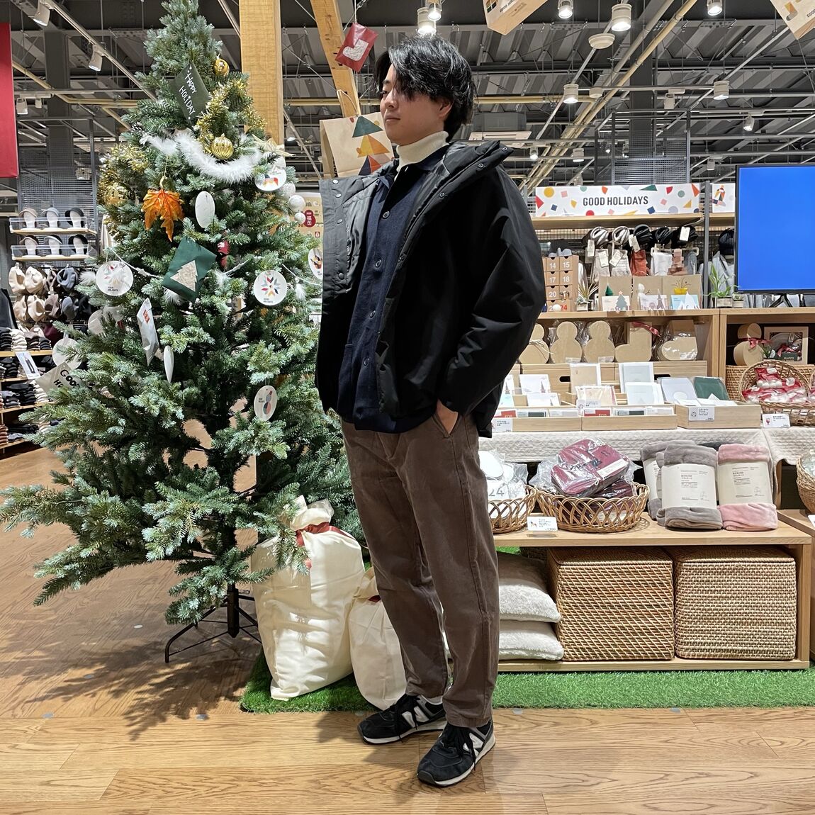 新潟河渡新町】身長176cm 紳士シャツカーディガンコーデ｜無印良品