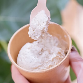 【アルパーク】アイスメニューに新フレーバー『黒糖と昆布』が登場しました