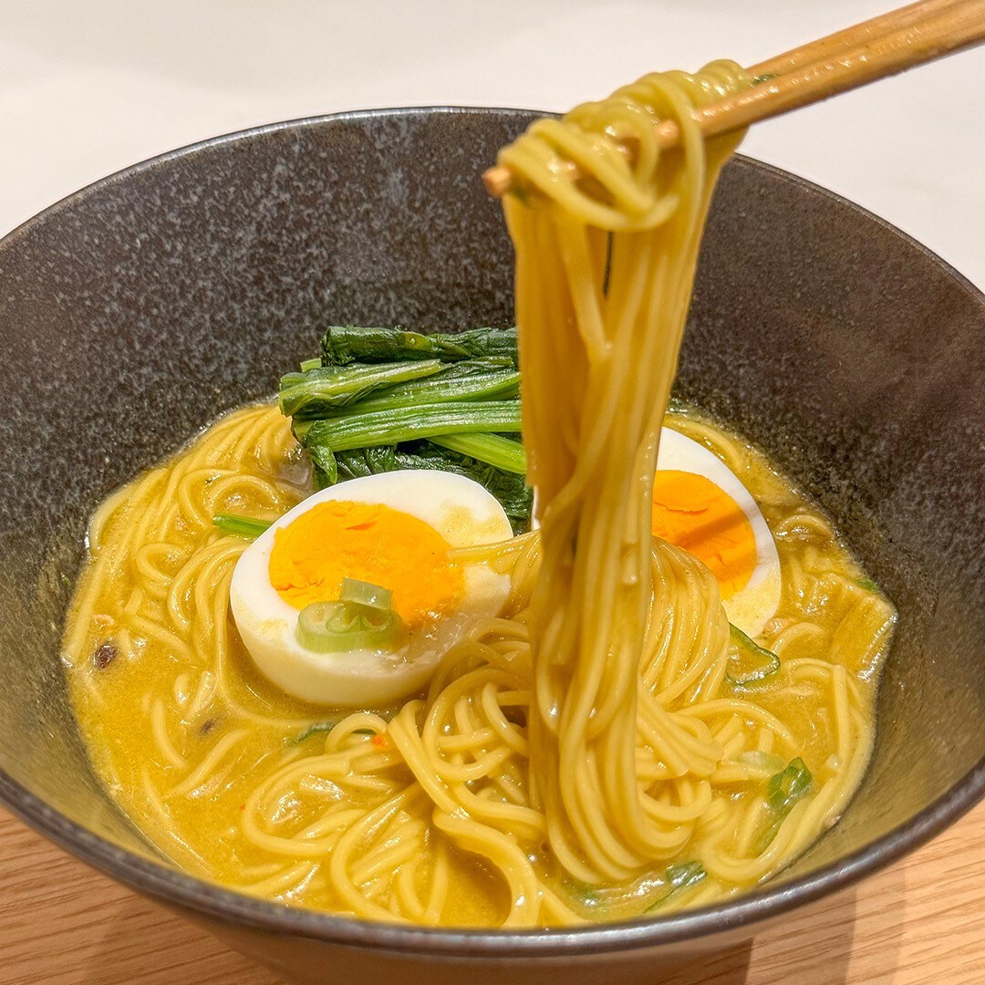 食べるスープと中華麺でつくる胡麻味噌担々麺