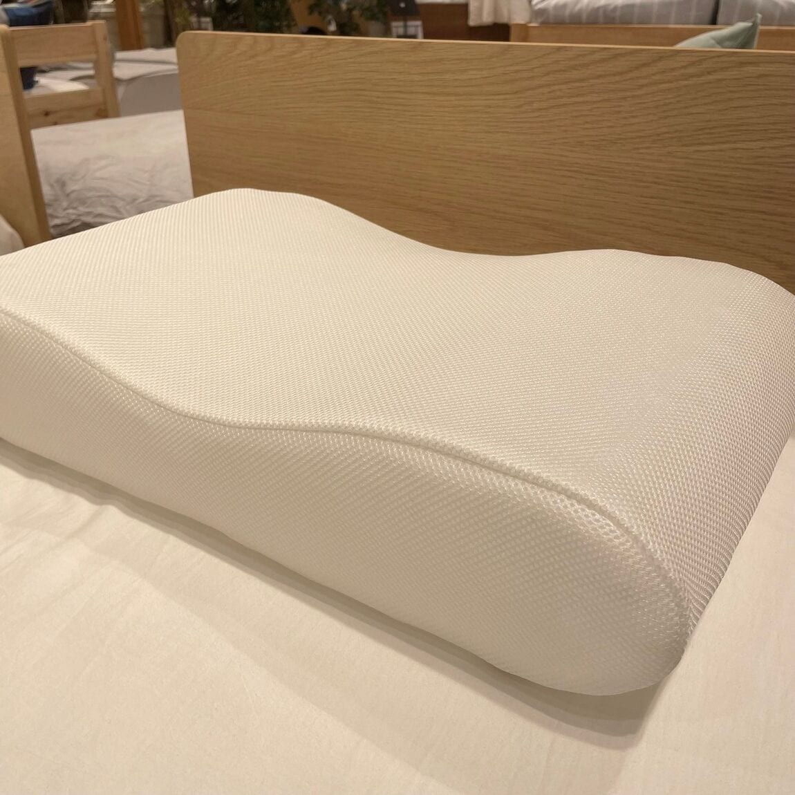 アルパーク】新発売｜寝返りを受け止めてくれる枕が登場｜ 無印良品