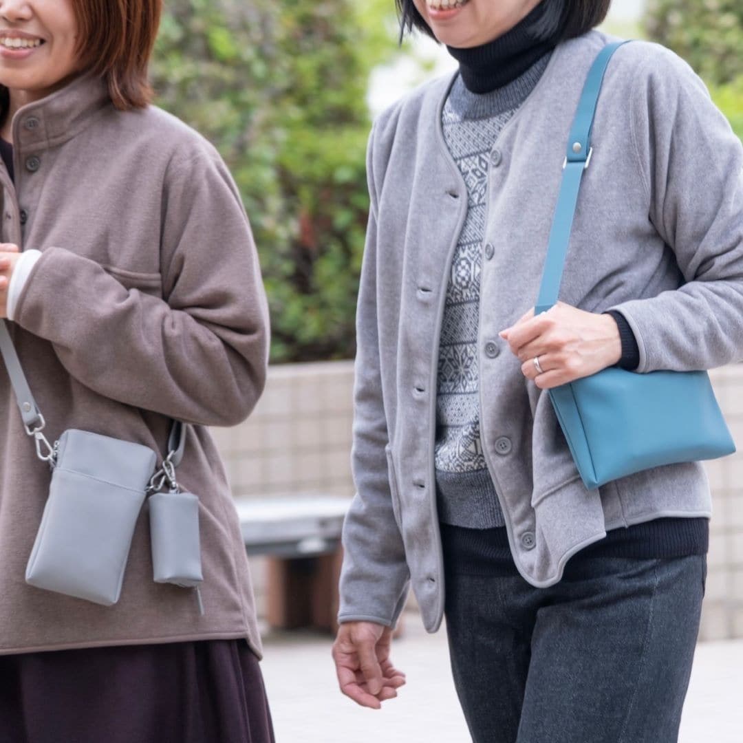 アルパーク】新商品｜ストラップを取り付けることでショルダーバッグに