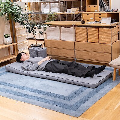 【アルパーク】コンパクトで持ち運びのできる空気でできたマットレスが入荷しました！