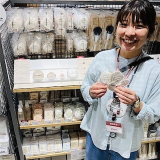 もちもち新感触『肌あたりなめらか　リキッドファンデーション用パフ』