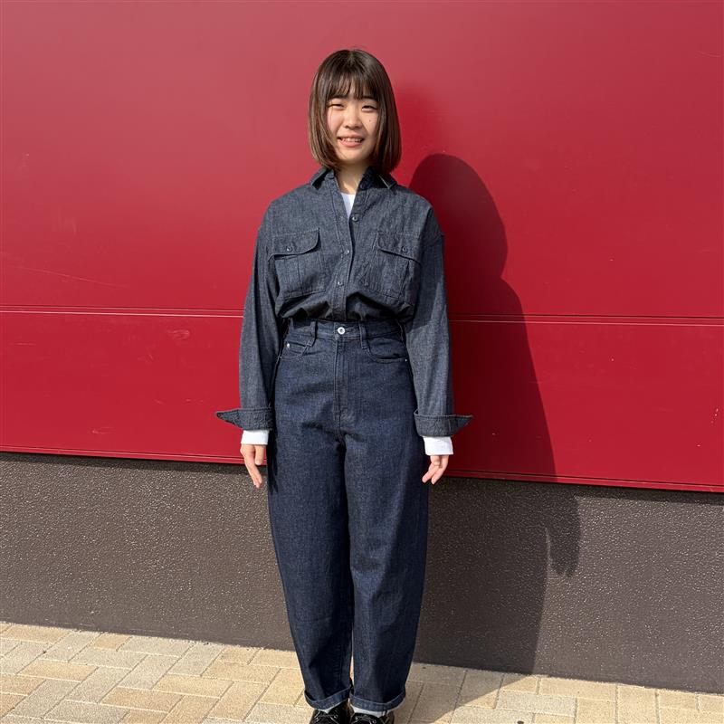 スタッフスナップ全身正面から