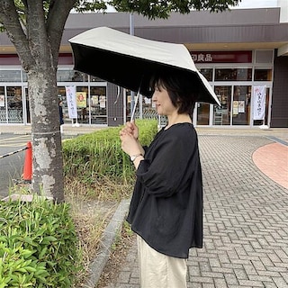 【松井山手】遮熱性のある　折りたたみ日傘で　日差しを遮る！