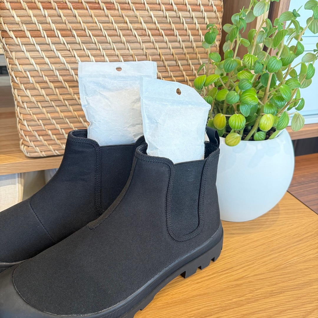 除湿剤をブーツに入れて使用している例