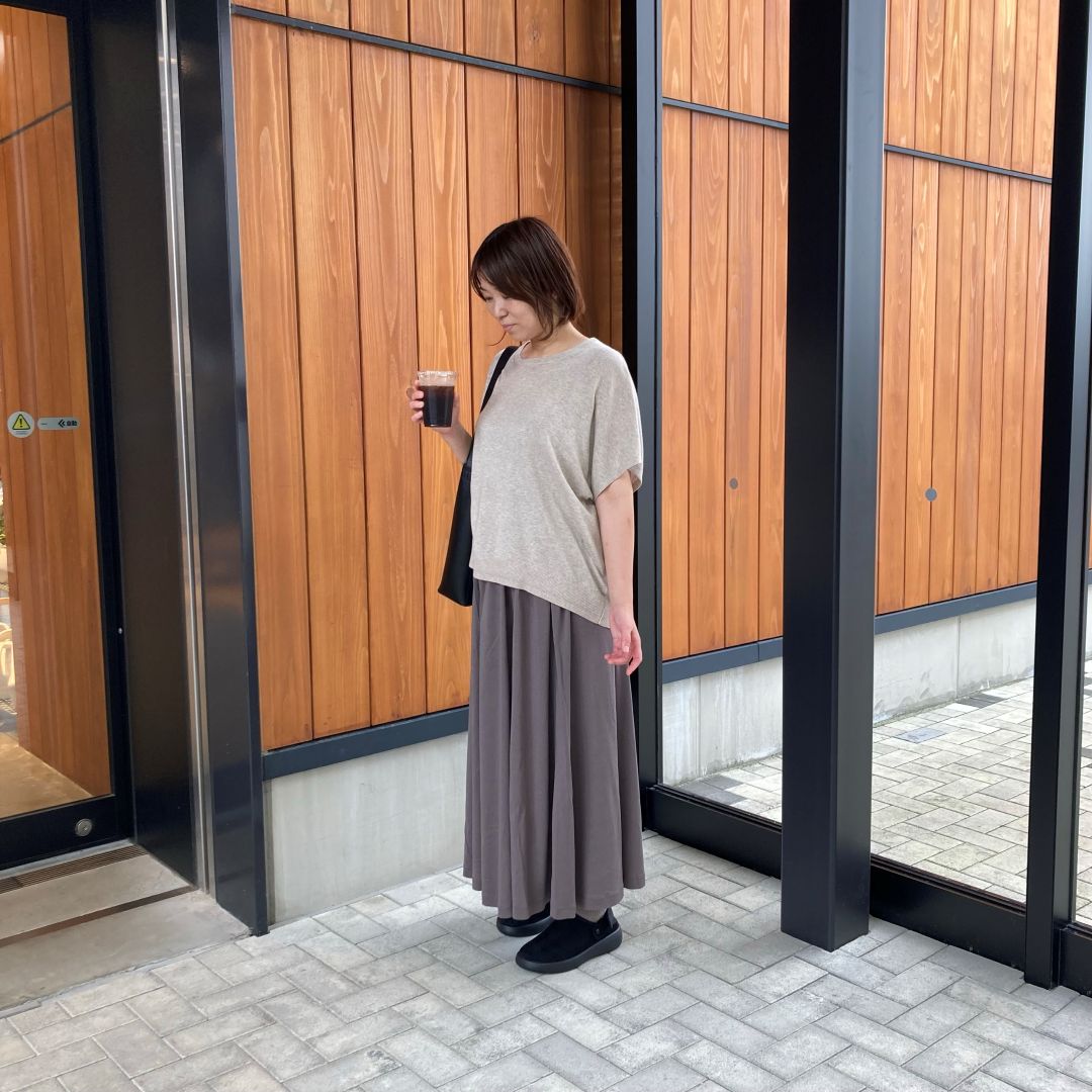 なめらかセーター全身斜め