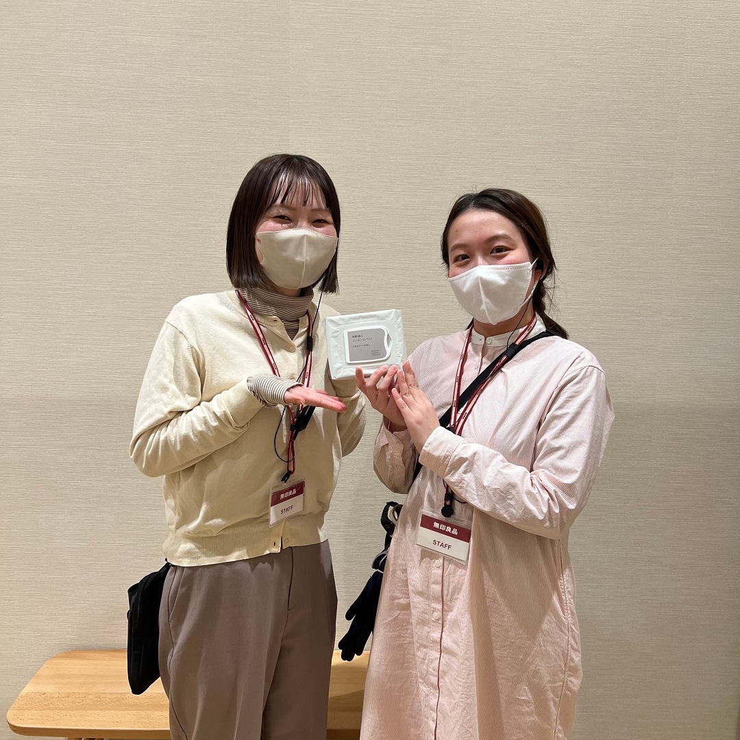 発酵導入エッセンスパッド持った写真