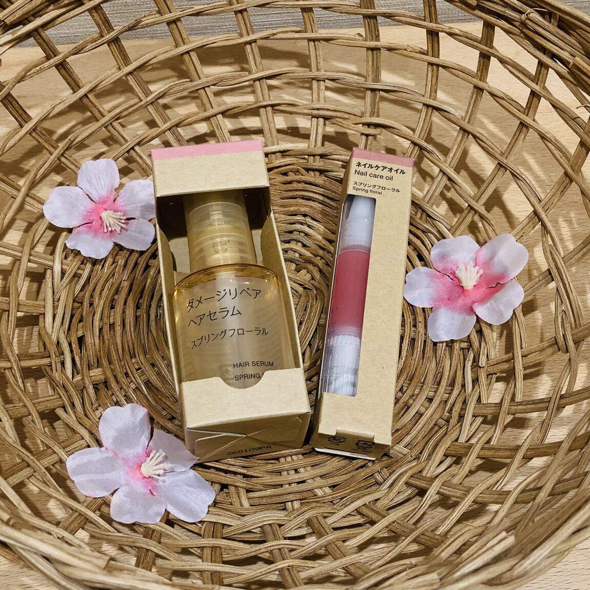 ヘアセラムとネイルケアオイルの紹介