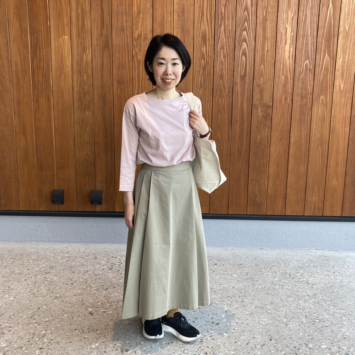 婦人全身画像_01