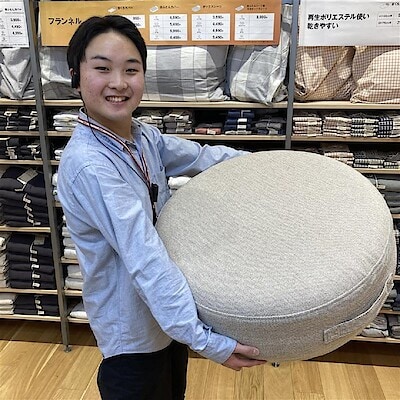 【フィール藤岡】　新商品　空気でできたフロアクッション