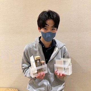 【カスミ岩瀬】再生ポリプロピレン入りメイクボックス用スタンドのご紹介