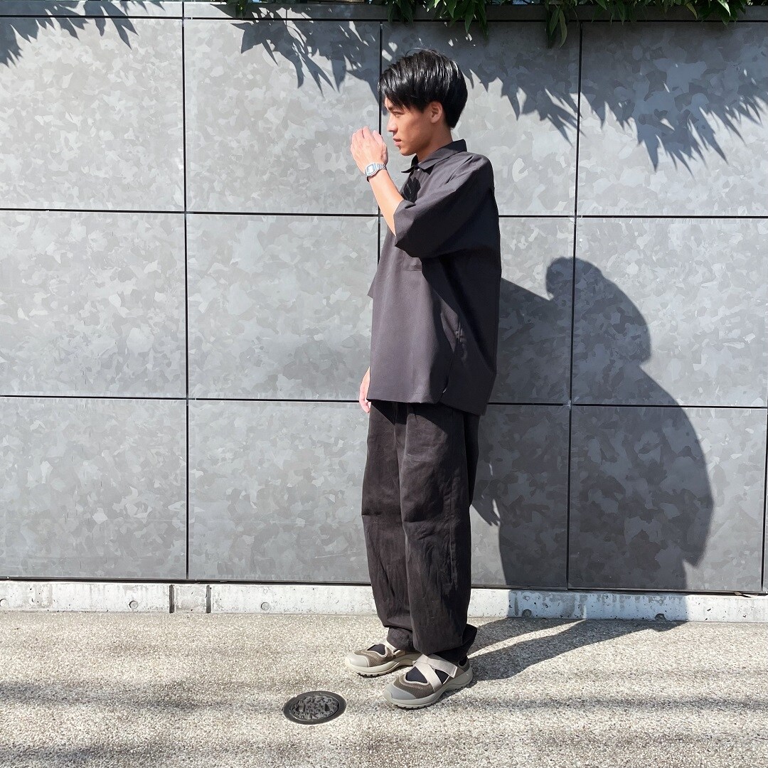 トップ 男性スタッフの全体画