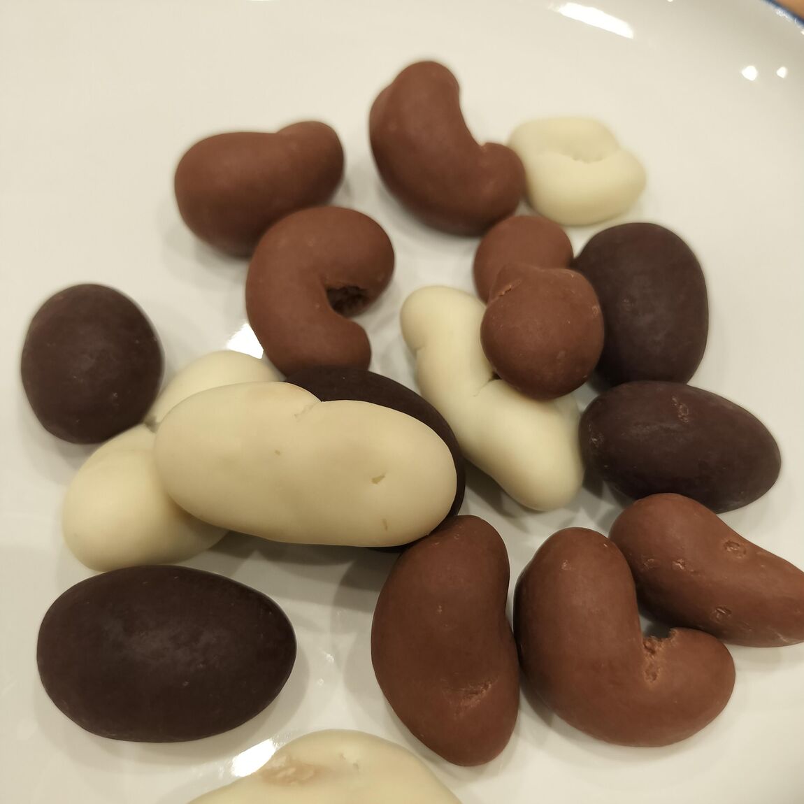 この季節限定のチョコがけミックスナッツはいかがですか？