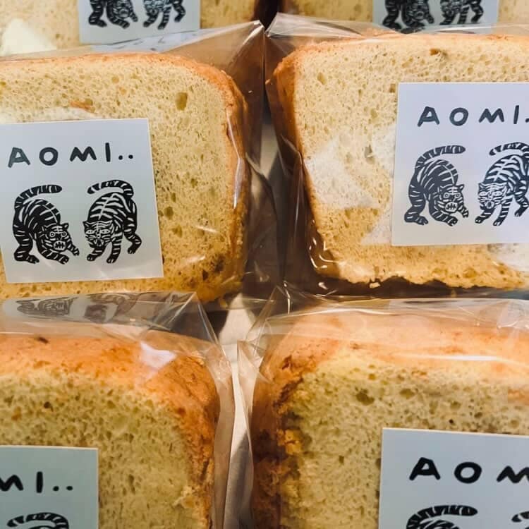 AOMI入りのパン