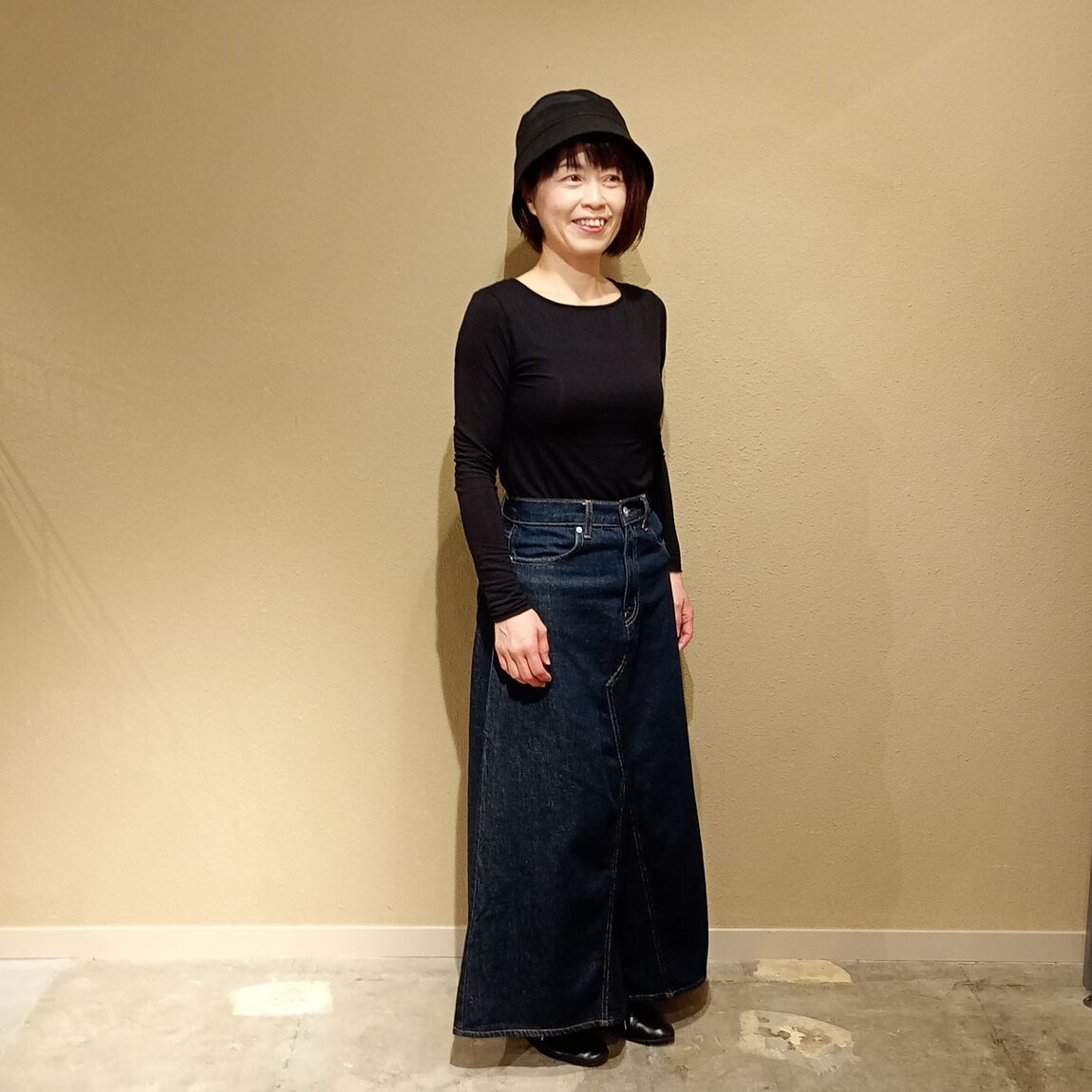 シアークルーネック全身