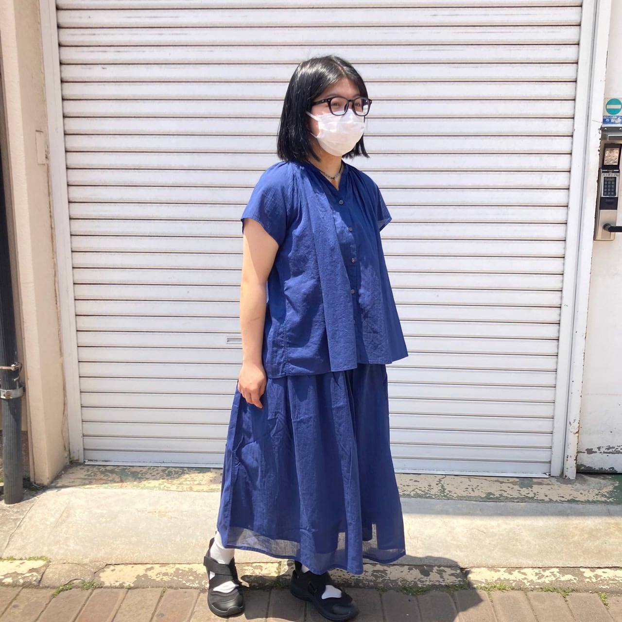 【岡山表町商店街】ふわっとしたシルエットで着回ししやすい！「強撚ボイル　フレンチスリーブブラウス・強撚ボイル　ギャザースカート」