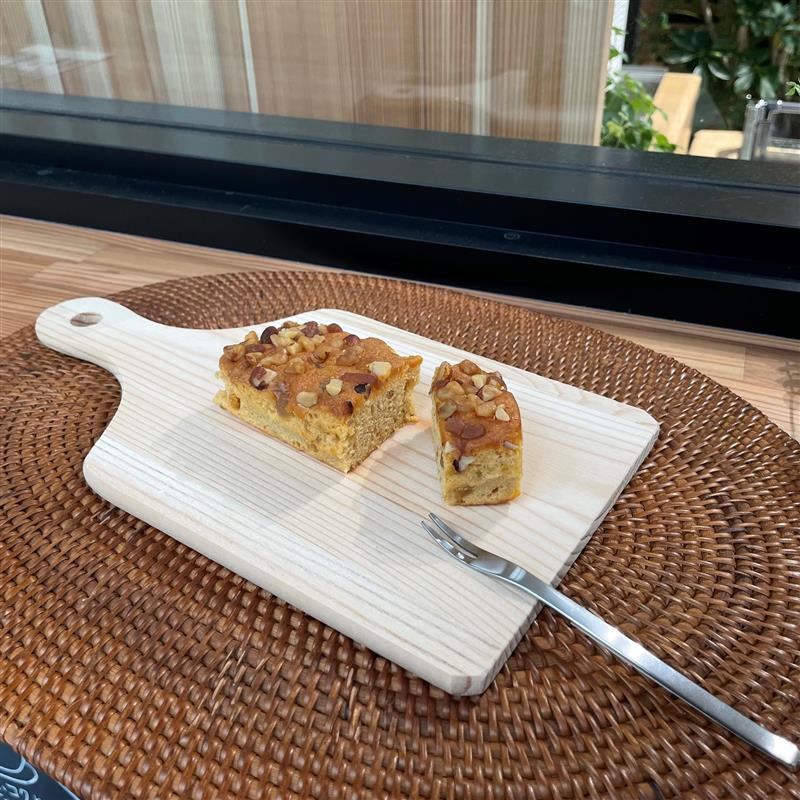 【岡山表町商店街】りんごとキャラメルのケーキ