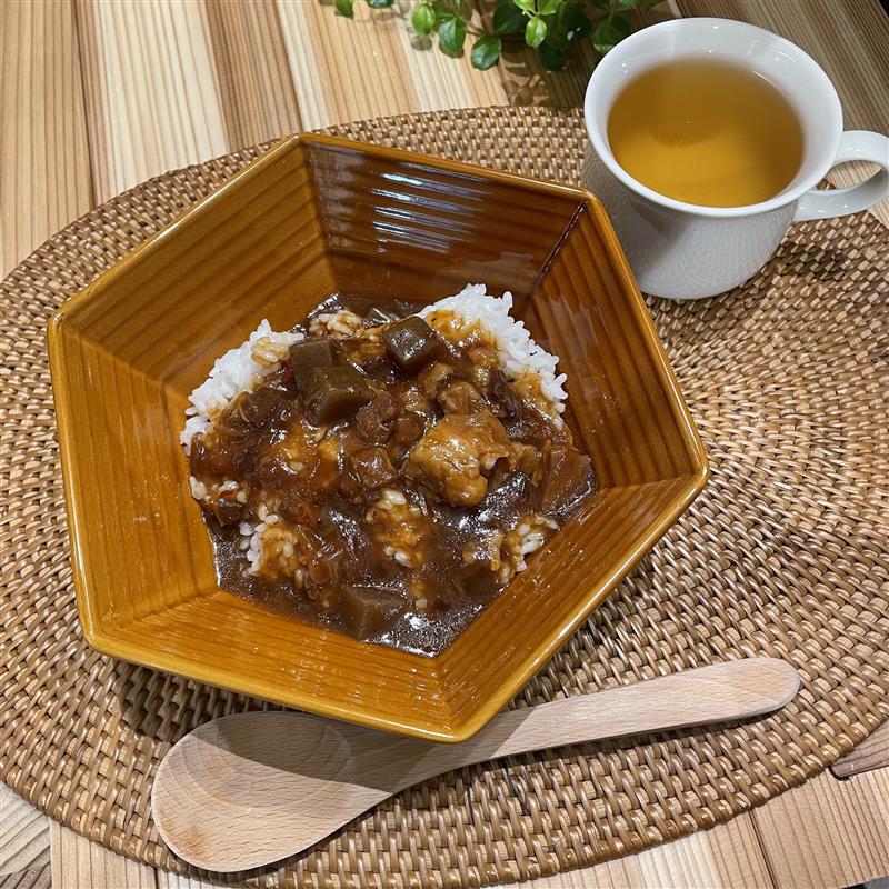 【岡山表町商店街】具沢山！「ごはんにかける 牛すじとこんにゃくのぼっかけ」