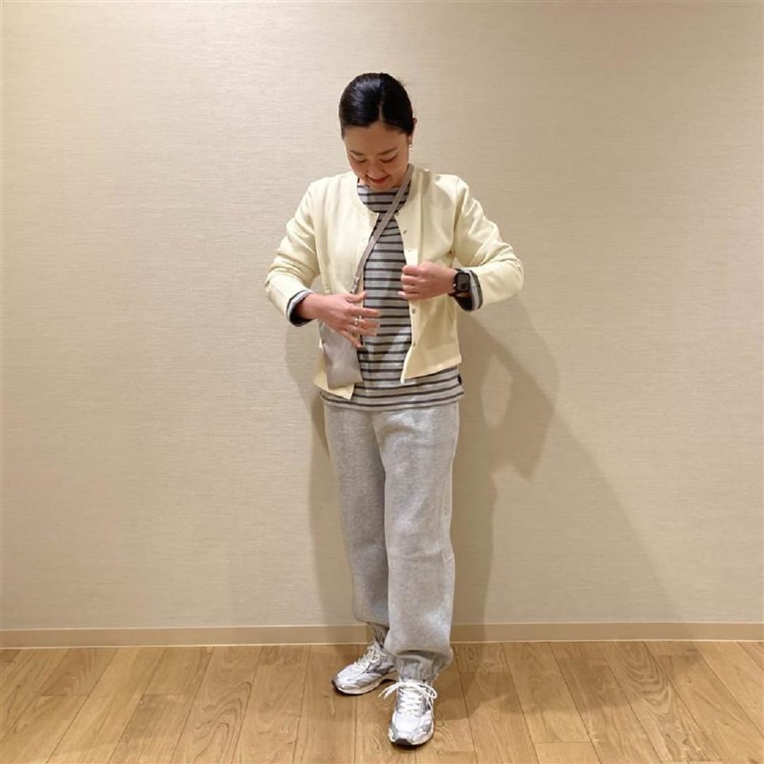 婦人服新商品のスタッフスナップ