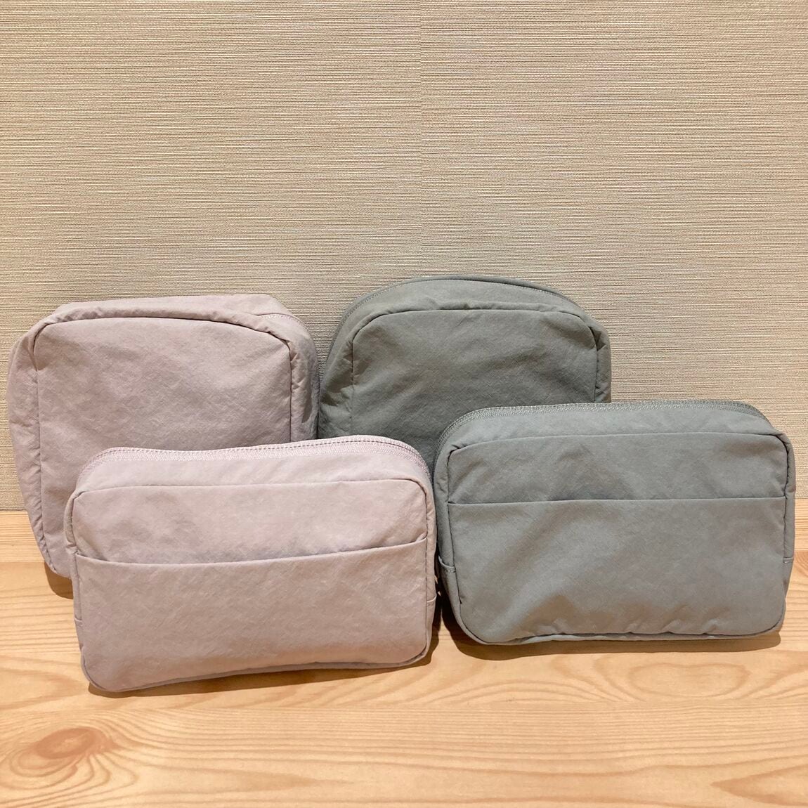 2色のスクエアポーチ