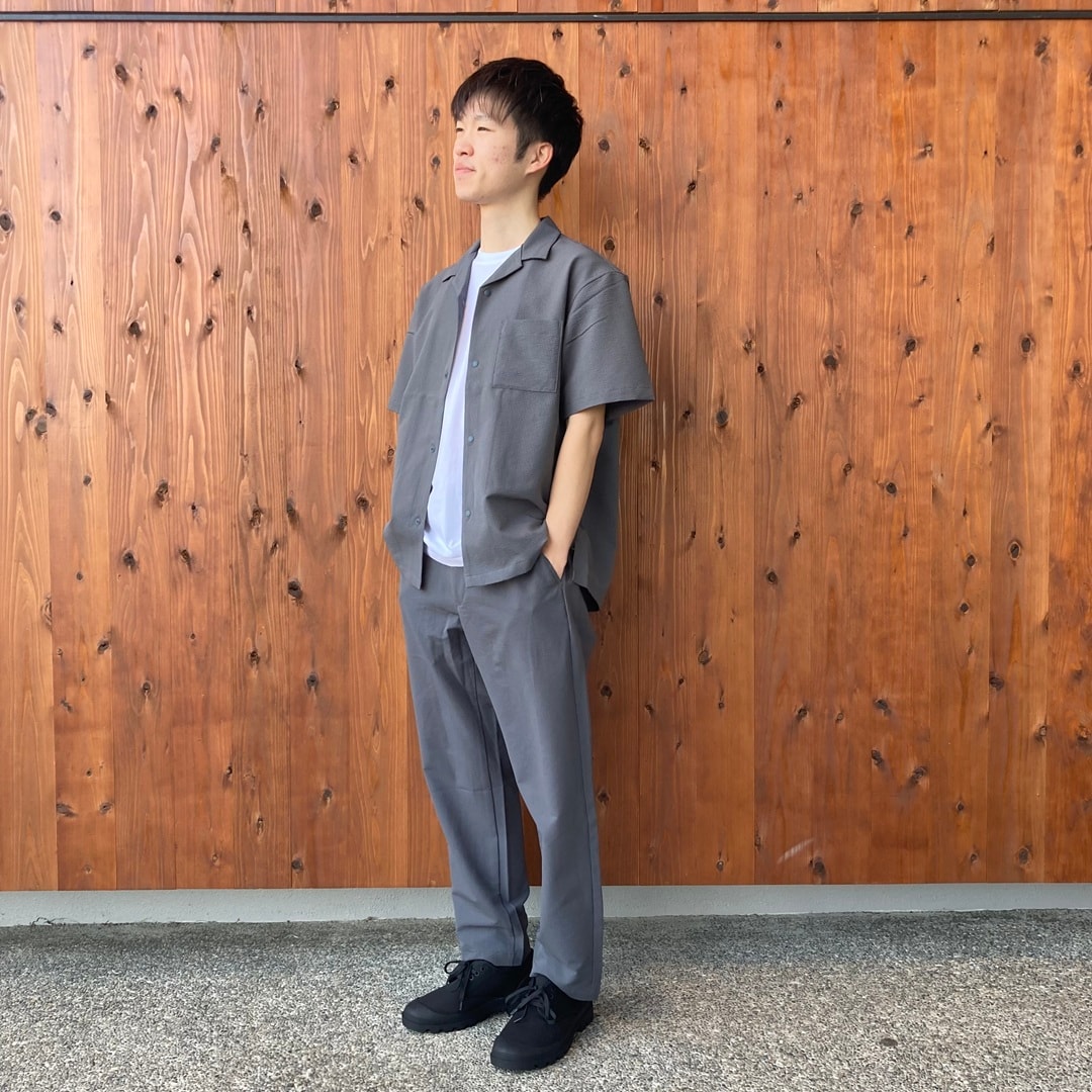 風を通すストレッチサッカーオープンカラー半袖シャツ