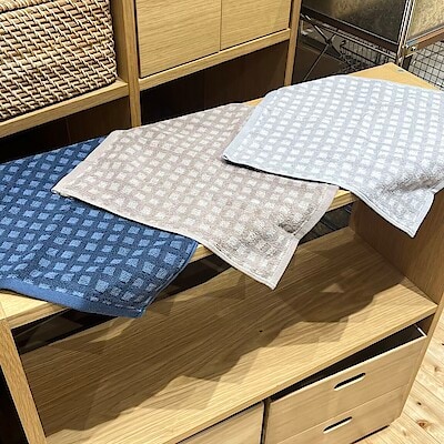 【コープさっぽろ岩見沢南】チェックデザインのやわらかタオル