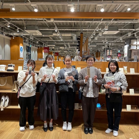 無印良品のスタッフの集合写真