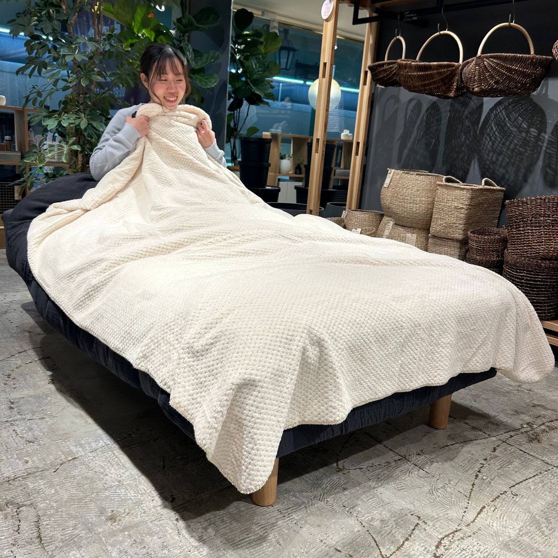 【岡山表町商店街】鹿の子編み　あたたかファイバー薄手毛布・Ｓ