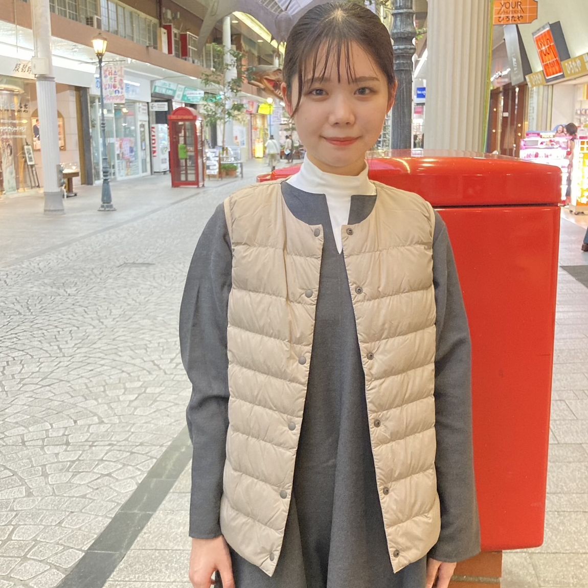 【岡山表町商店街】着ない時はコンパクトに。軽量ダウンノーカラーベスト