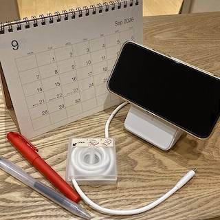 【知多】スタッフのおすすめvol.87 | スマホスタンドにもなるモバイルバッテリー
