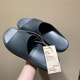【ASTY静岡】 海の日｜夏のおすすめ商品ーサンダルとハンカチ