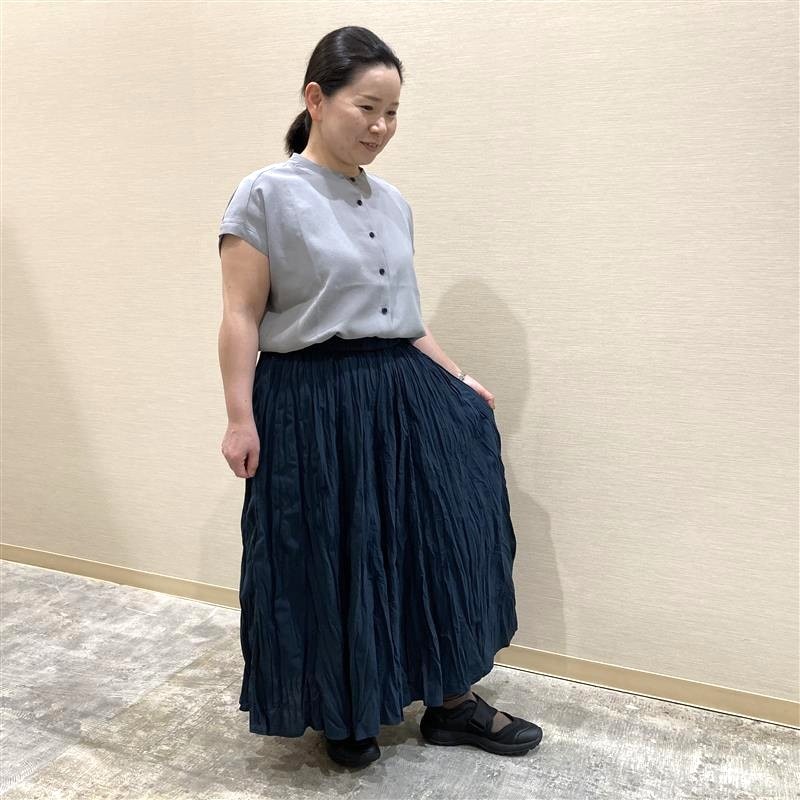 風を通すブラウス全体画像