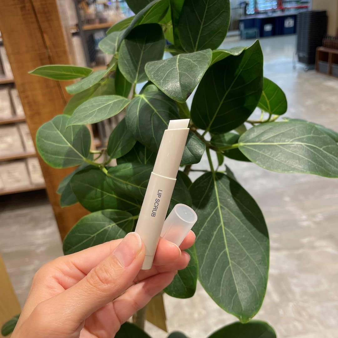 046867_20251024_02_00