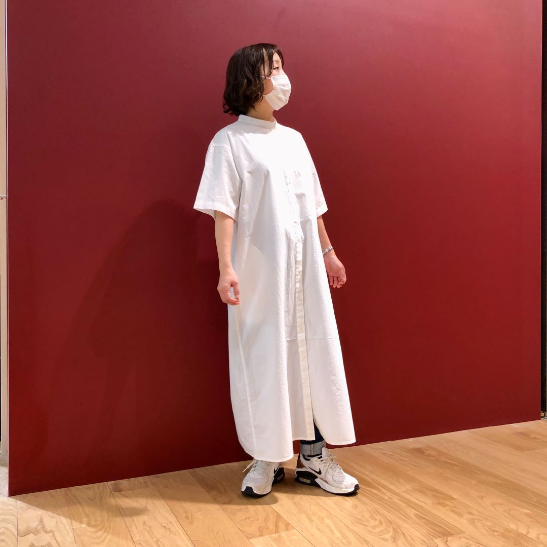 涼感ブロードスタンドカラー半袖ワンピース