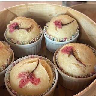 【新潟白根】せいろ活用レシピ_桜ラテでつくる『ふんわり桜の蒸しパン』