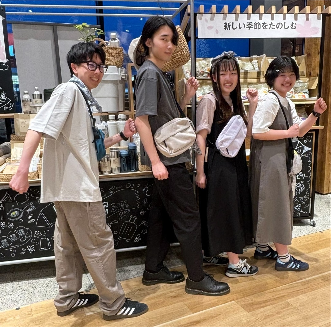 若者たちの行進
