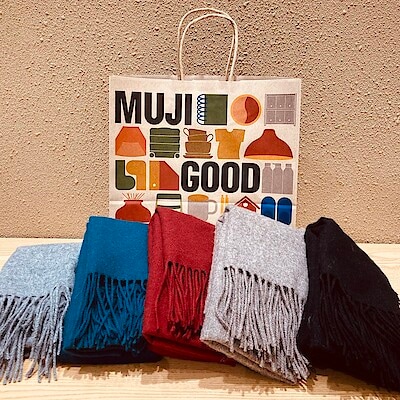 【デュー阪急山田】冬の装いにウール100％マフラーを