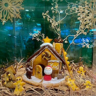 【プリコ垂水】クリスマスを彩るヘクセンハウス