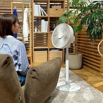 【ハピオ木野】首振り範囲が調節できる　ＤＣ扇風機